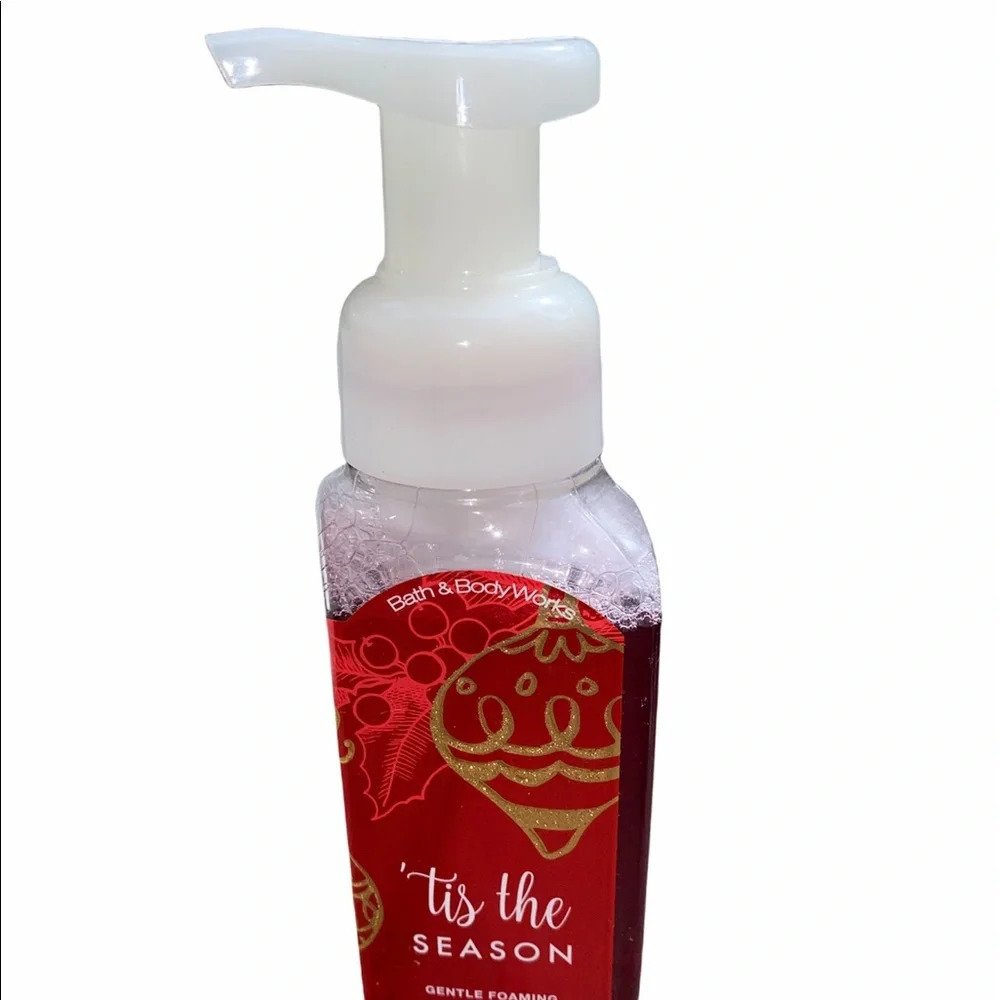 BATH & BODY WORKS Tis the Season foaming hand soap